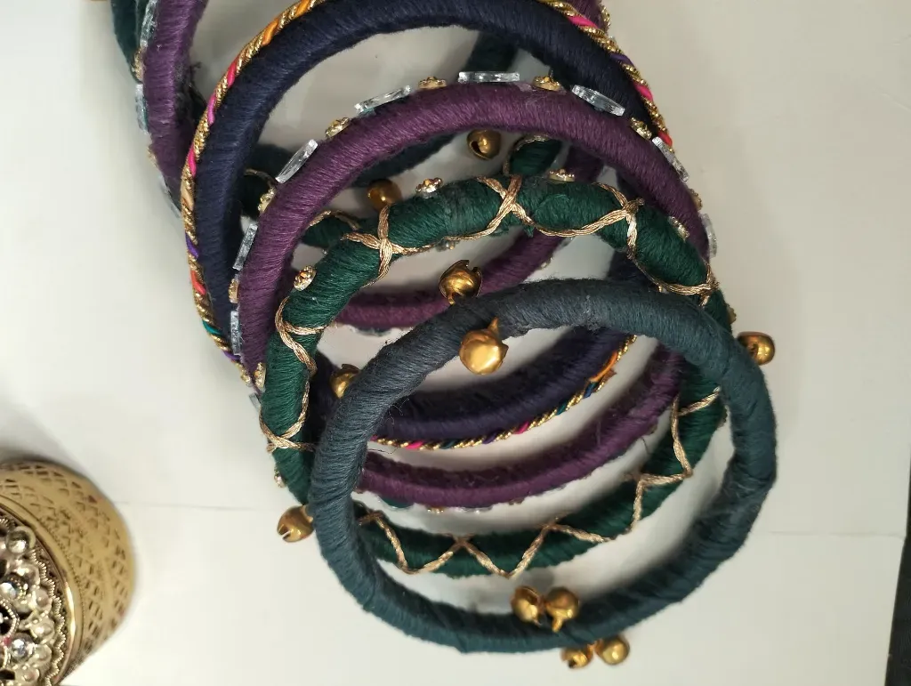 prishan-handmade-thread-bangles-royal-peacock-mirror-1.webp