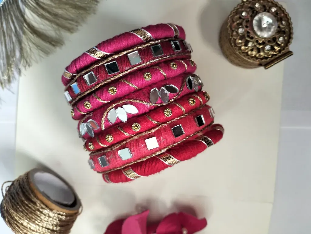 prishan-handmade-thread-bangles-crimson-mirror-1.webp